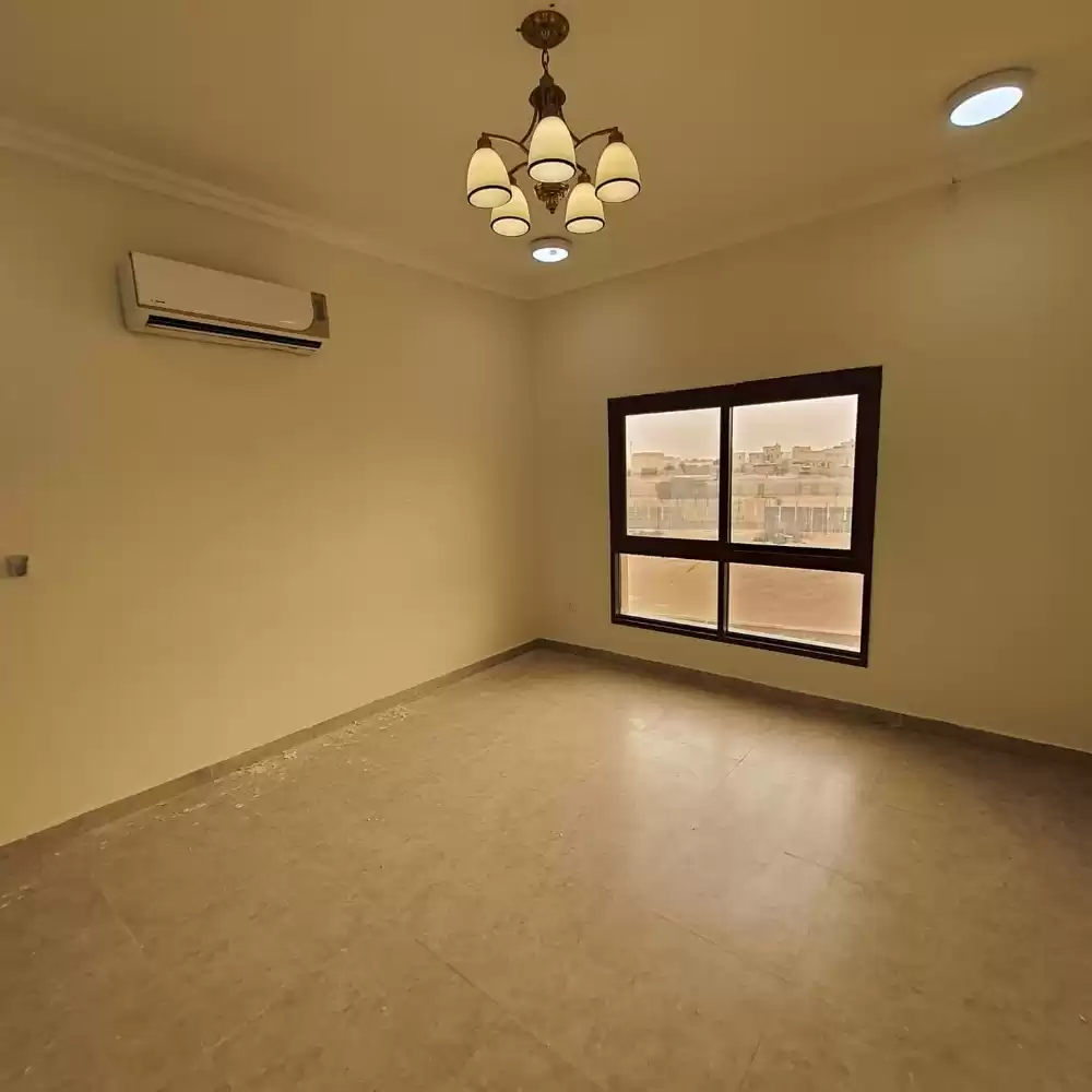 Residencial Listo Propiedad 4 habitaciones U / F Villa Standerlone  alquiler en al-sad , Doha #7924 - 1  image 