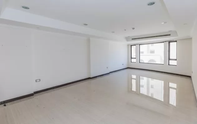 Residential Ready Property Studio S/F Apartment  for rent in The-Pearl-Qatar , Doha-Qatar #7957 - 1  image 