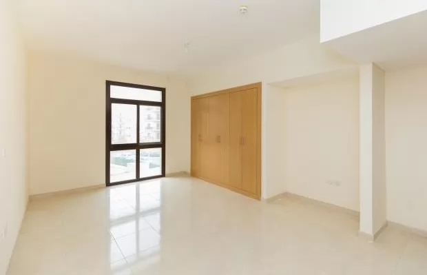 Residential Ready Property Studio S/F Apartment  for rent in Al Sadd , Doha #7961 - 1  image 