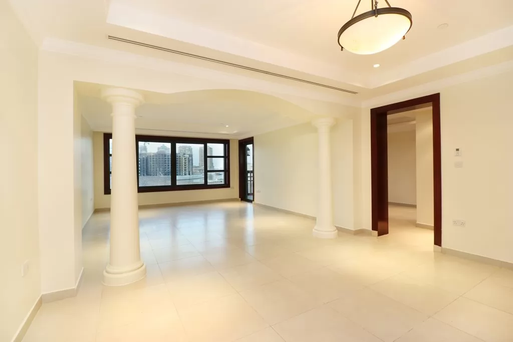 Residential Ready Property 2 Bedrooms S/F Apartment  for rent in The-Pearl-Qatar , Doha-Qatar #7970 - 1  image 