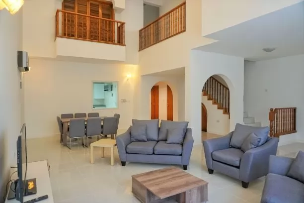 Residential Ready Property 2 Bedrooms F/F Townhouse  for rent in Al Sadd , Doha #7975 - 1  image 