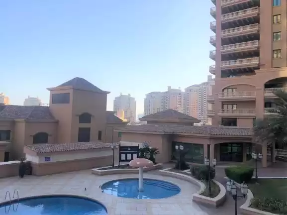 Wohn Klaar eigendom 2 Schlafzimmer S/F Wohnung  zu vermieten in Al Sadd , Doha #7992 - 1  image 