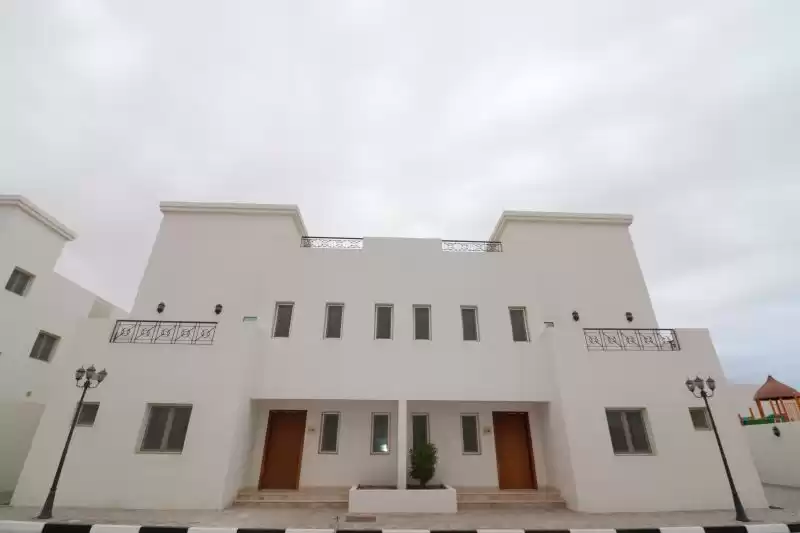 Résidentiel Propriété prête 2 chambres S / F Villa autonome  a louer au Doha #8012 - 1  image 