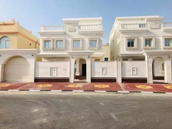 Wohn Klaar eigendom 6 Schlafzimmer U/F Alleinstehende Villa  zu verkaufen in Al Sadd , Doha #8024 - 1  image 