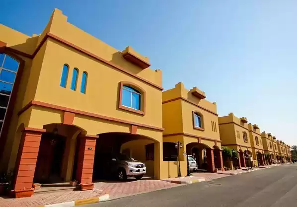 Жилой Готовая недвижимость 4 спальни С/Ж Вилла в комплексе  в аренду в Аль-Садд , Доха #8043 - 1  image 