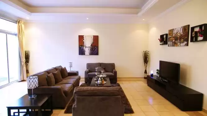 Résidentiel Propriété prête 4 chambres F / F Villa à Compound  a louer au Al-Sadd , Doha #8078 - 1  image 