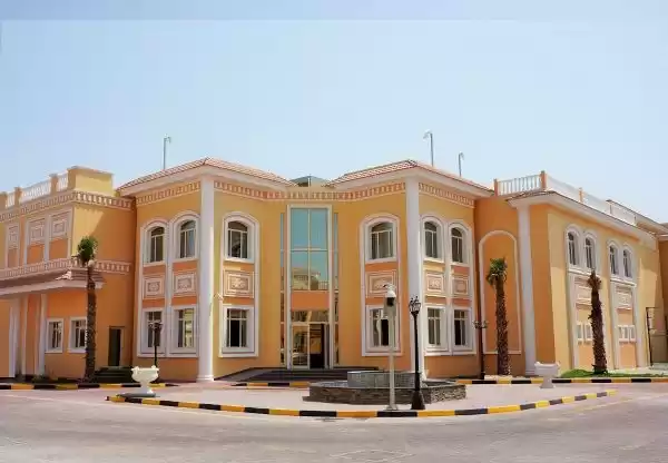 Wohn Klaar eigendom 4 Schlafzimmer S/F Villa in Verbindung  zu vermieten in Al Sadd , Doha #8082 - 1  image 