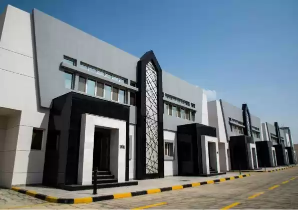 Résidentiel Propriété prête 6 chambres F / F Villa à Compound  a louer au Al-Sadd , Doha #8085 - 1  image 