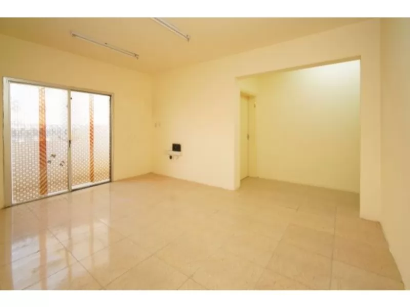 سكني عقار جاهز 4 غرف  غير مفروش شقة  للإيجار في الدوحة #8113 - 1  صورة 