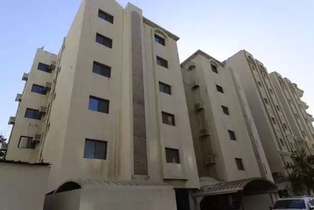 yerleşim Hazır Mülk 2 yatak odası U/F Apartman  kiralık içinde Doha #8147 - 1  image 