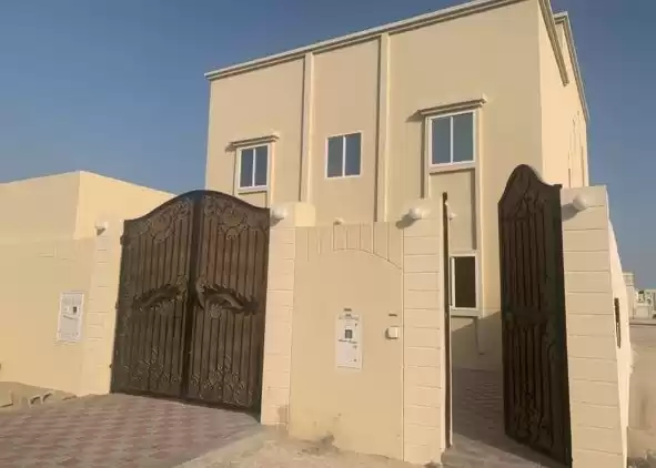 yerleşim Hazır Mülk 7 Yatak Odası U/F Müstakil Villa  satılık içinde Al Sadd , Doha #8195 - 1  image 