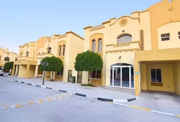 Жилой Готовая недвижимость 4 спальни Н/Ф Квартира  в аренду в Доха #8287 - 1  image 