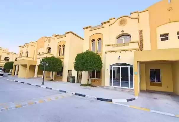 Residential Ready Property 4 Bedrooms U/F Apartment  for rent in Doha #8287 - 1  image 