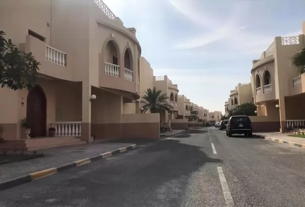 Residential Ready Property 4+maid Bedrooms S/F Apartment  for rent in Doha #8364 - 1  image 