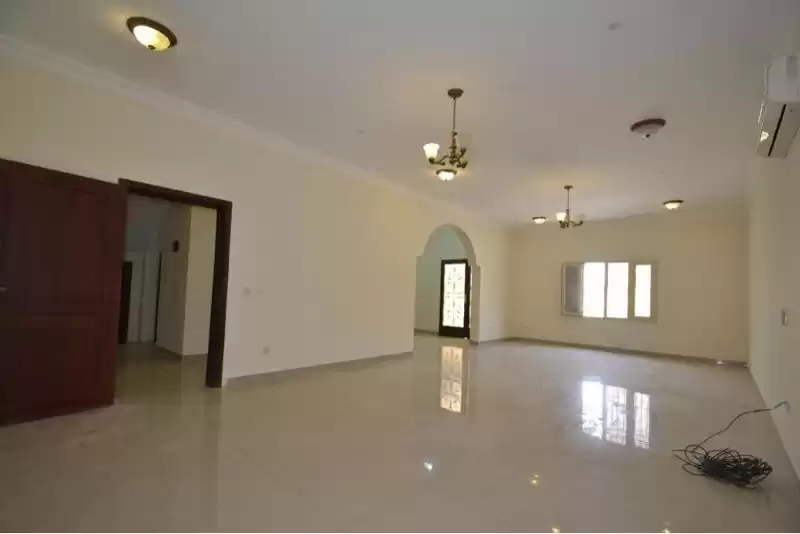 yerleşim Hazır Mülk 5 Yatak Odası F/F Müstakil Villa  kiralık içinde Al Sadd , Doha #8378 - 1  image 