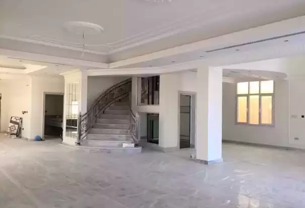 Résidentiel Propriété prête 6 + femme de chambre U / f Villa autonome  à vendre au Al-Sadd , Doha #8384 - 1  image 