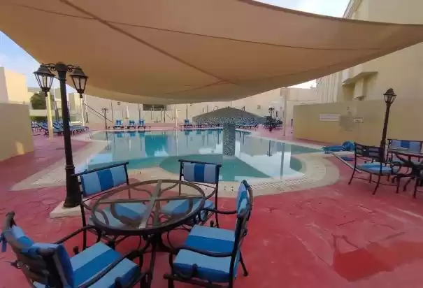 Résidentiel Propriété prête 5 chambres U / f Villa à Compound  a louer au Al-Sadd , Doha #8387 - 1  image 