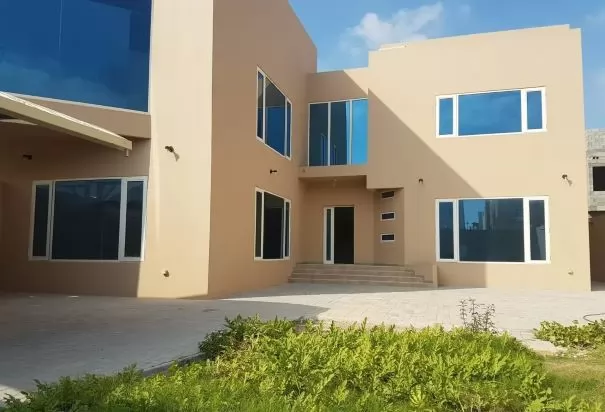 Residential Ready Property 4+maid Bedrooms S/F Standalone Villa  for rent in Al Sadd , Doha #8418 - 1  image 