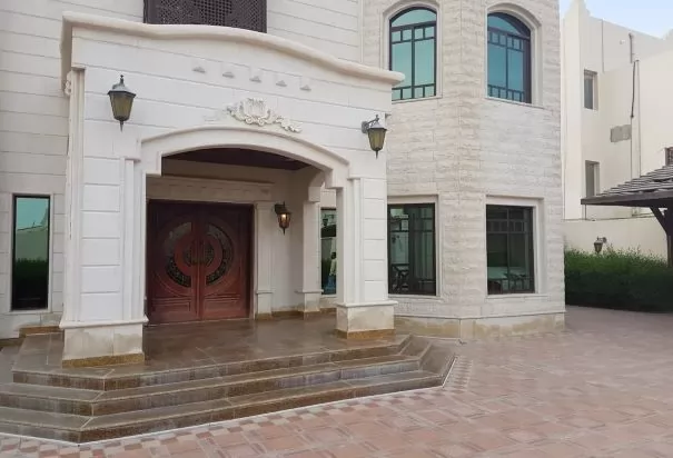 Residential Ready Property 5+maid Bedrooms S/F Standalone Villa  for sale in Al Sadd , Doha #8419 - 1  image 