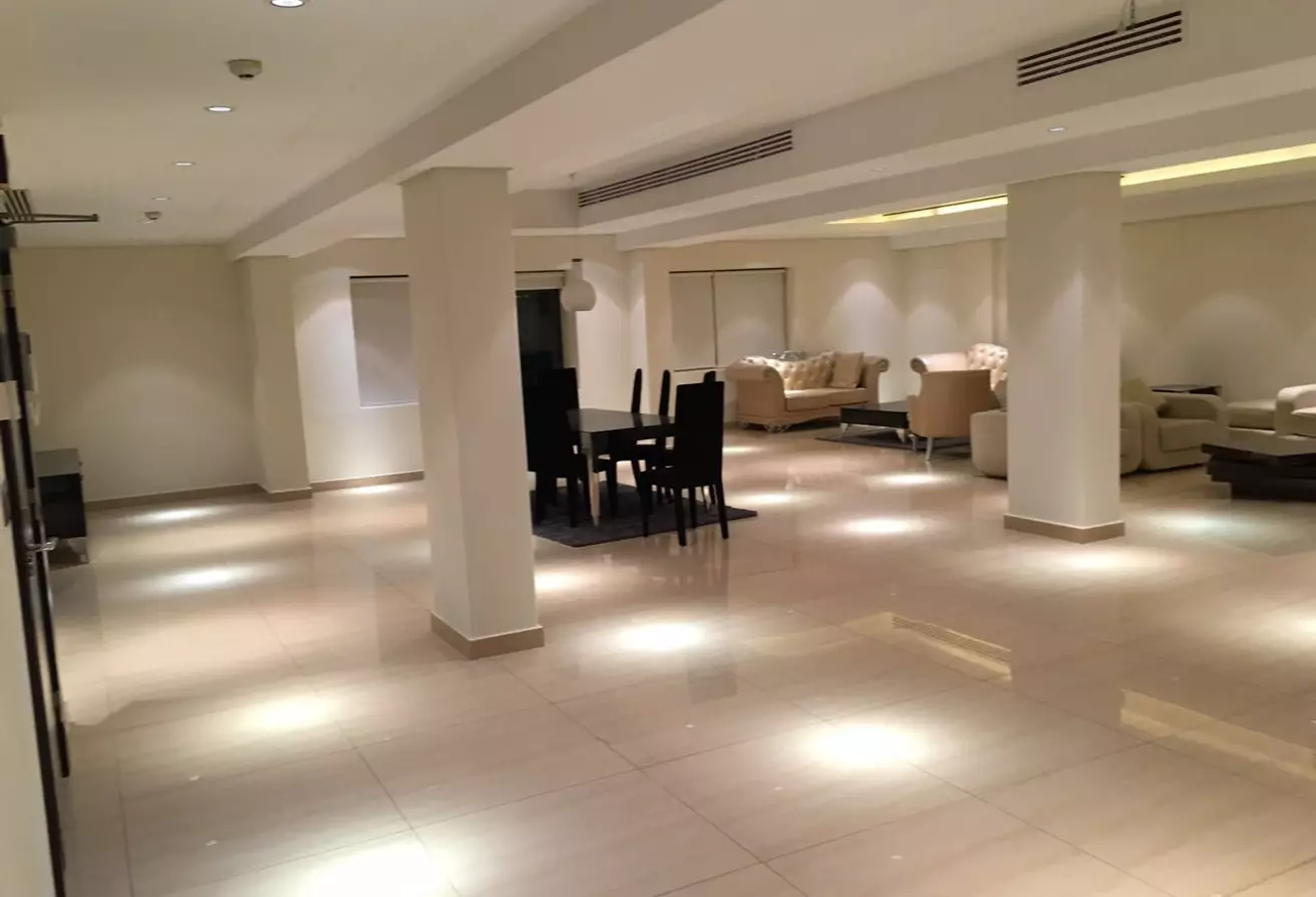 Residencial Listo Propiedad 3 + habitaciones de servicio F / F Apartamento  alquiler en al-sad , Doha #8454 - 1  image 