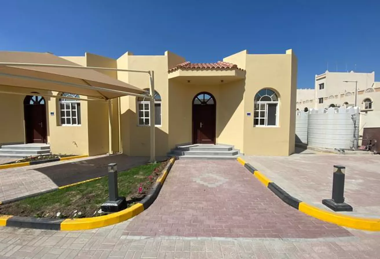 Жилой Готовая недвижимость 3 спальни С/Ж Отдельная вилла  в аренду в Аль-Садд , Доха #8461 - 1  image 