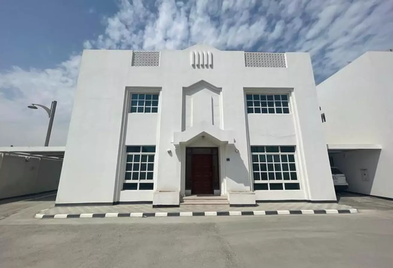 Résidentiel Propriété prête 4 + femme de chambre S / F Composé  a louer au Al-Sadd , Doha #8492 - 1  image 