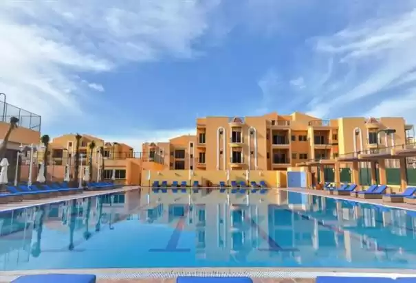 Residencial Listo Propiedad 4 + habitaciones de servicio S / F Villa en Compound  alquiler en al-sad , Doha #8522 - 1  image 