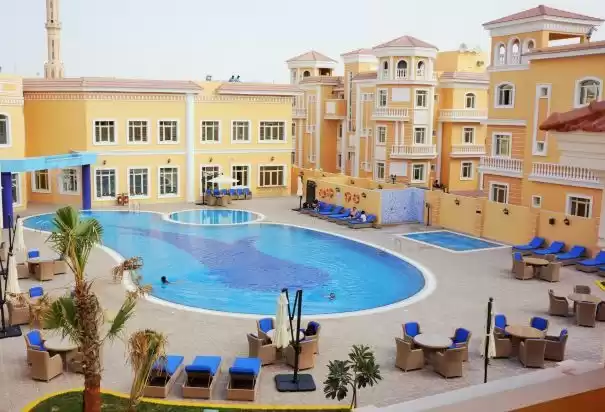 Résidentiel Propriété prête 3 chambres S / F Villa à Compound  a louer au Al-Sadd , Doha #8536 - 1  image 