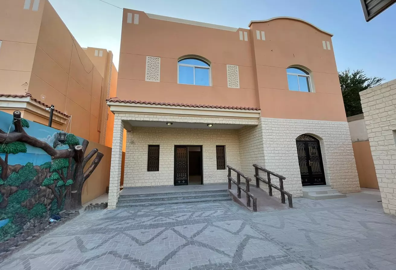 yerleşim Hazır Mülk 6 Yatak Odası F/F Müstakil Villa  kiralık içinde Al Sadd , Doha #8540 - 1  image 