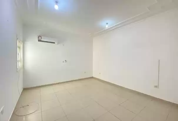 Residential Ready Property Studio U/F Apartment  for rent in Al Sadd , Doha #8598 - 1  image 
