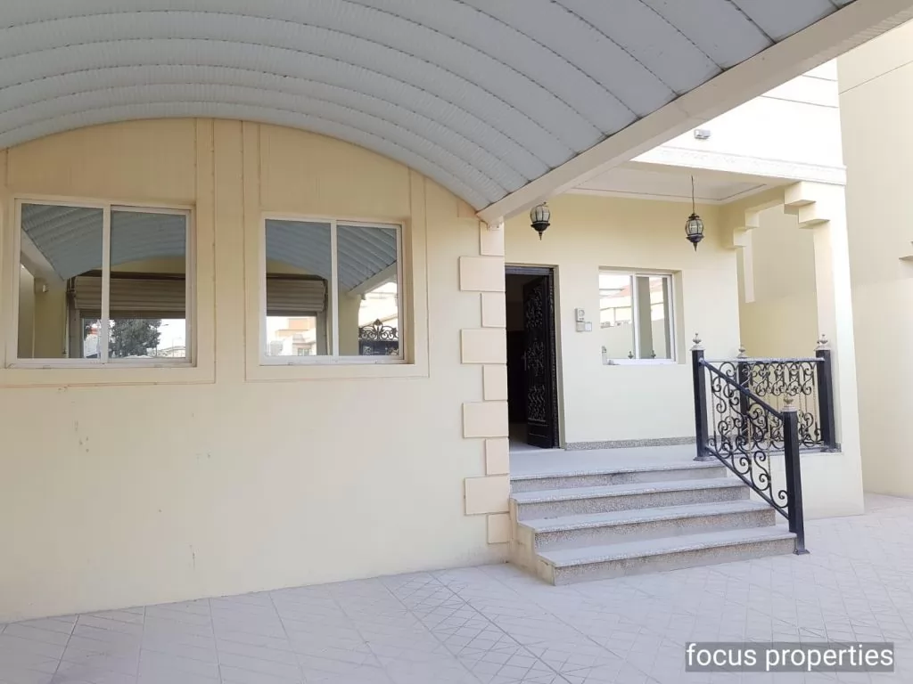 Wohn Klaar eigendom 7+ Schlafzimmer U/F Alleinstehende Villa  zu vermieten in Al Sadd , Doha #8694 - 1  image 