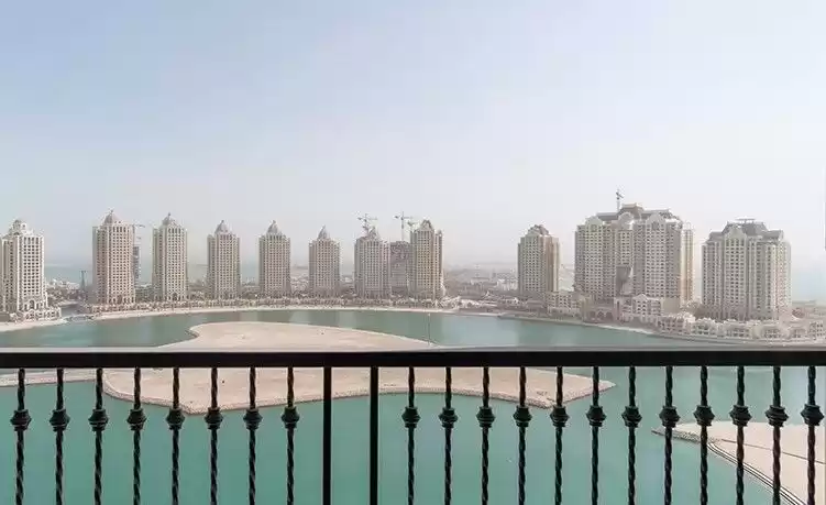 Wohn Klaar eigendom 2 Schlafzimmer F/F Wohnung  zu vermieten in Al Sadd , Doha #8833 - 1  image 