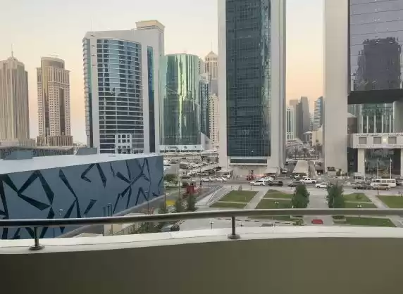 Wohn Klaar eigendom 2 Schlafzimmer F/F Wohnung  zu vermieten in Al Sadd , Doha #8943 - 1  image 