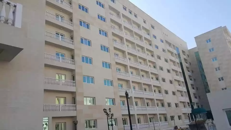 Wohn Klaar eigendom 2 Schlafzimmer S/F Wohnung  zu vermieten in Al Sadd , Doha #8952 - 1  image 