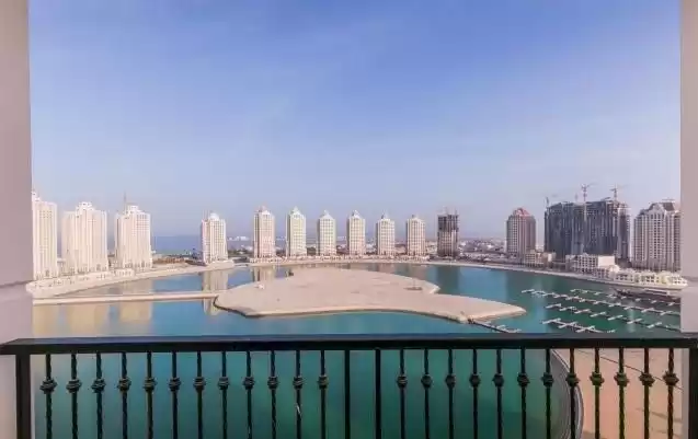 yerleşim Hazır Mülk 2 yatak odası S/F Apartman  kiralık içinde Al Sadd , Doha #8954 - 1  image 