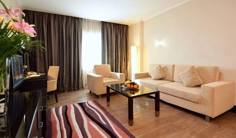 yerleşim Hazır Mülk 3 yatak odası F/F Apartman  kiralık içinde Doha #8981 - 1  image 