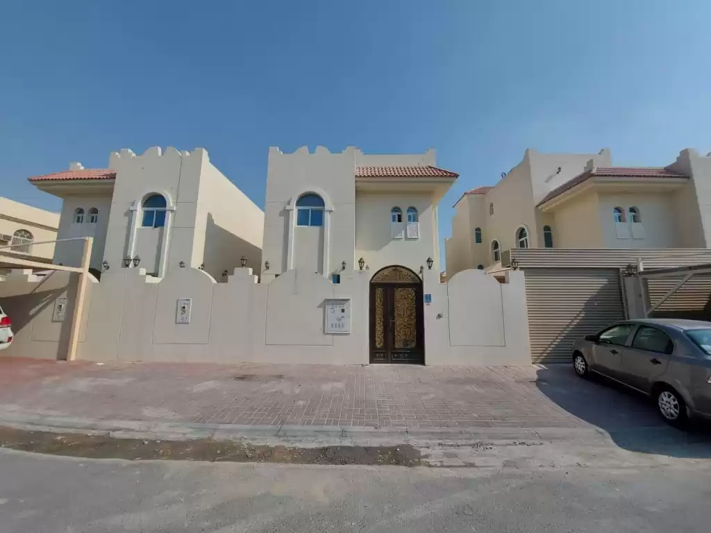 Residencial Listo Propiedad 6 habitaciones U / F Villa Standerlone  alquiler en Doha #9178 - 1  image 