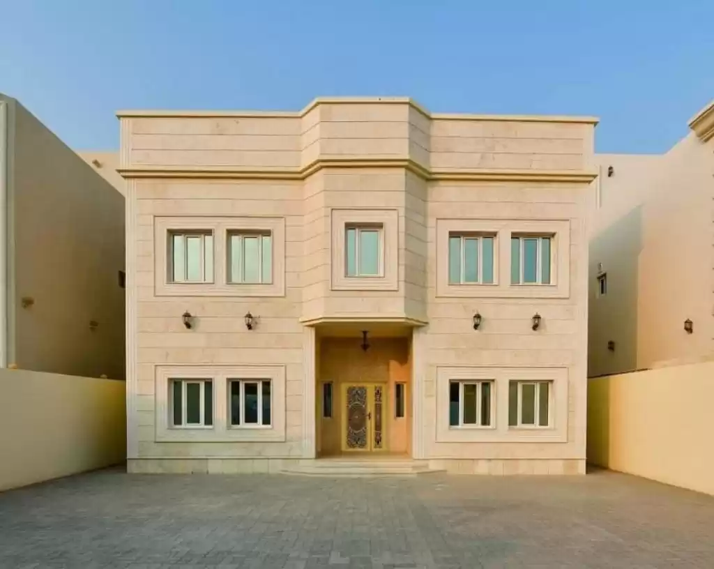 Wohn Klaar eigendom 7+ Schlafzimmer U/F Villa in Verbindung  zu vermieten in Al Sadd , Doha #9180 - 1  image 