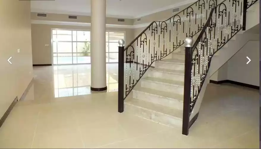 Résidentiel Propriété prête 4 chambres U / f Villa à Compound  a louer au Al-Sadd , Doha #9217 - 1  image 