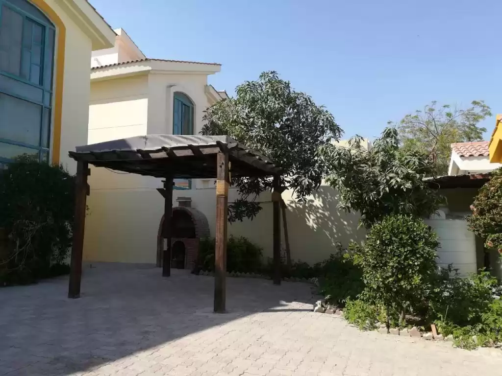 yerleşim Hazır Mülk 6 Yatak Odası U/F Müstakil Villa  kiralık içinde Al Sadd , Doha #9238 - 1  image 