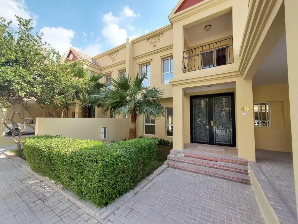 Жилой Готовая недвижимость 4 спальни Н/Ф Вилла в комплексе  в аренду в Аль-Садд , Доха #9240 - 1  image 