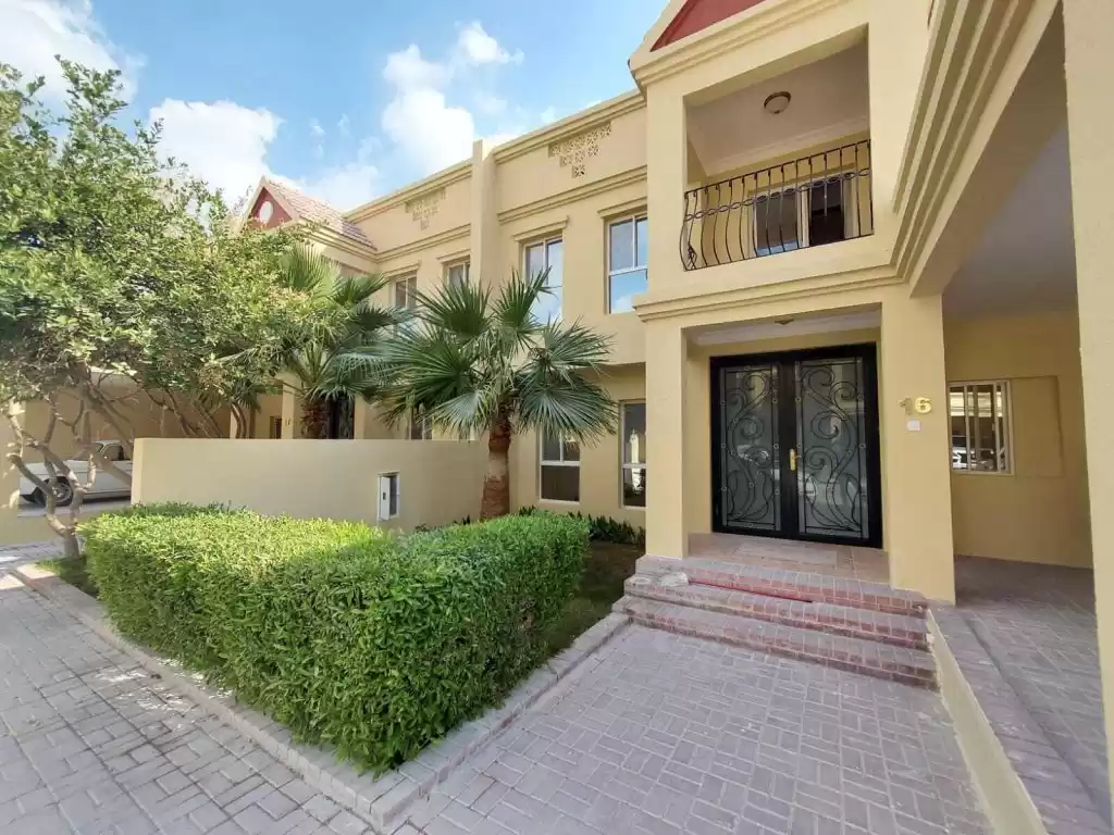 Résidentiel Propriété prête 4 chambres U / f Villa à Compound  a louer au Al-Sadd , Doha #9240 - 1  image 