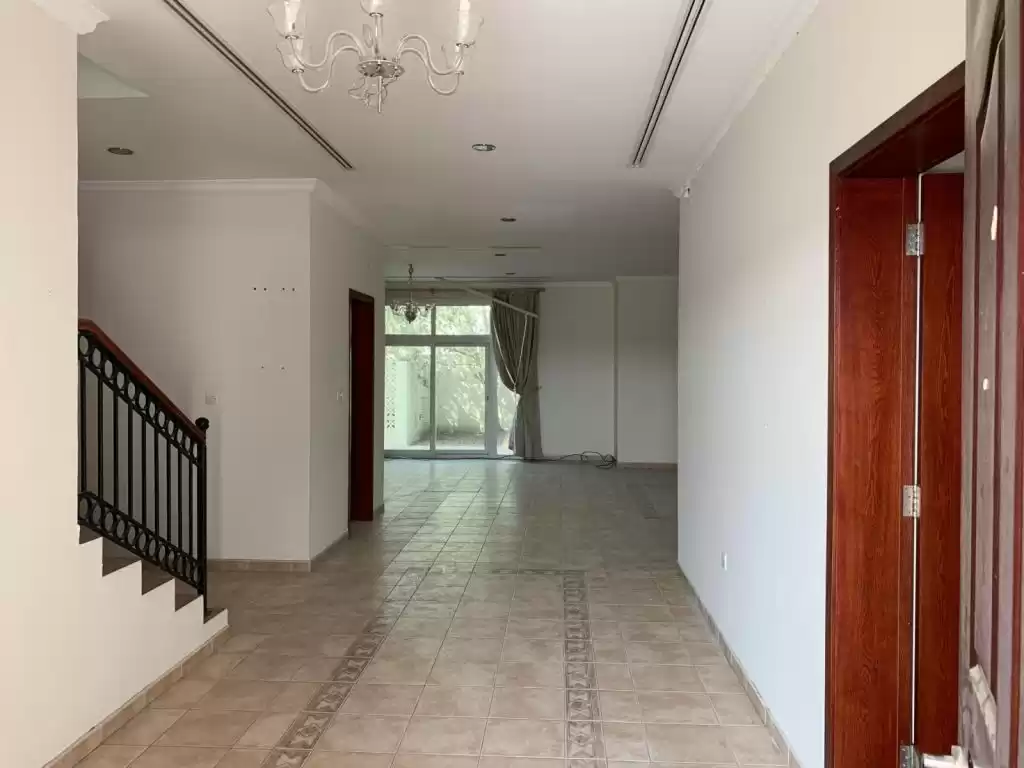 Residencial Listo Propiedad 3 dormitorios S / F Villa Standerlone  alquiler en al-sad , Doha #9245 - 1  image 