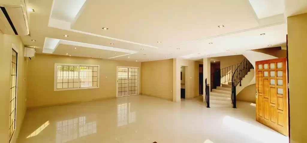 Residential Ready Property 5 Bedrooms U/F Villa in Compound  for rent in Al Sadd , Doha #9250 - 1  image 