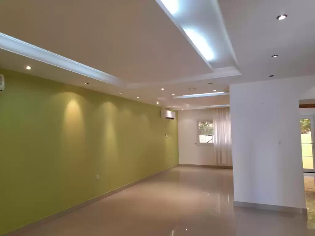 Жилой Готовая недвижимость 3 спальни Н/Ф Вилла в комплексе  в аренду в Аль-Садд , Доха #9339 - 1  image 