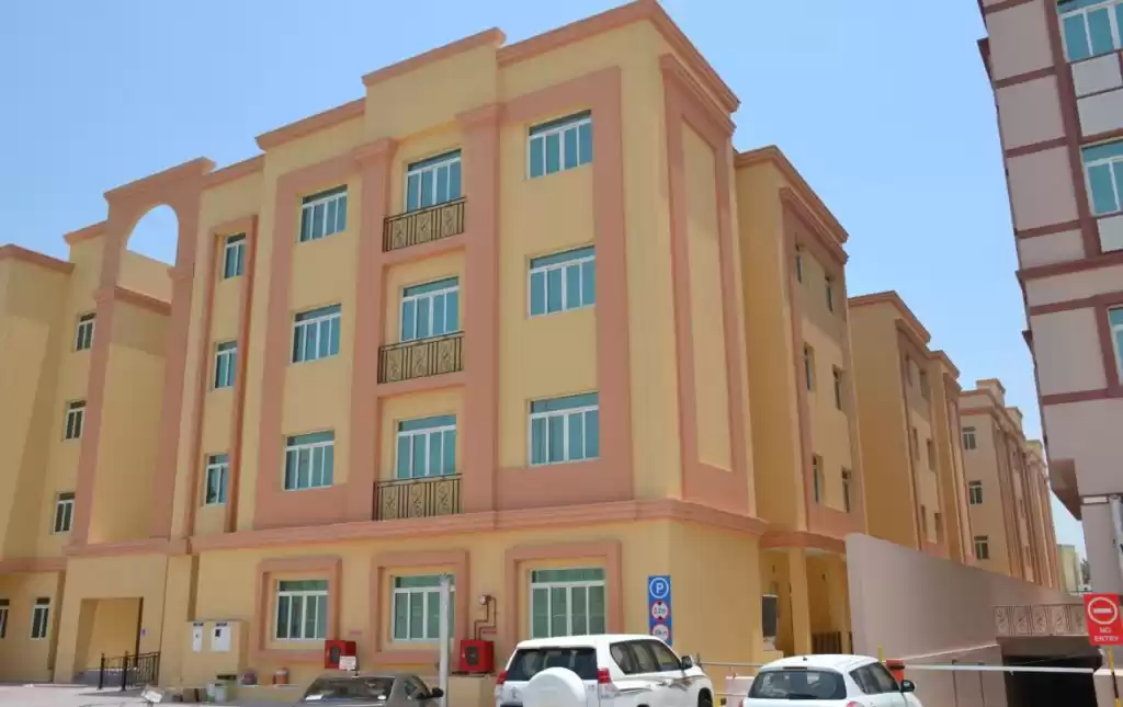 Residential Ready Property 2 Bedrooms U/F Apartment  for rent in Al Sadd , Doha #9347 - 1  image 