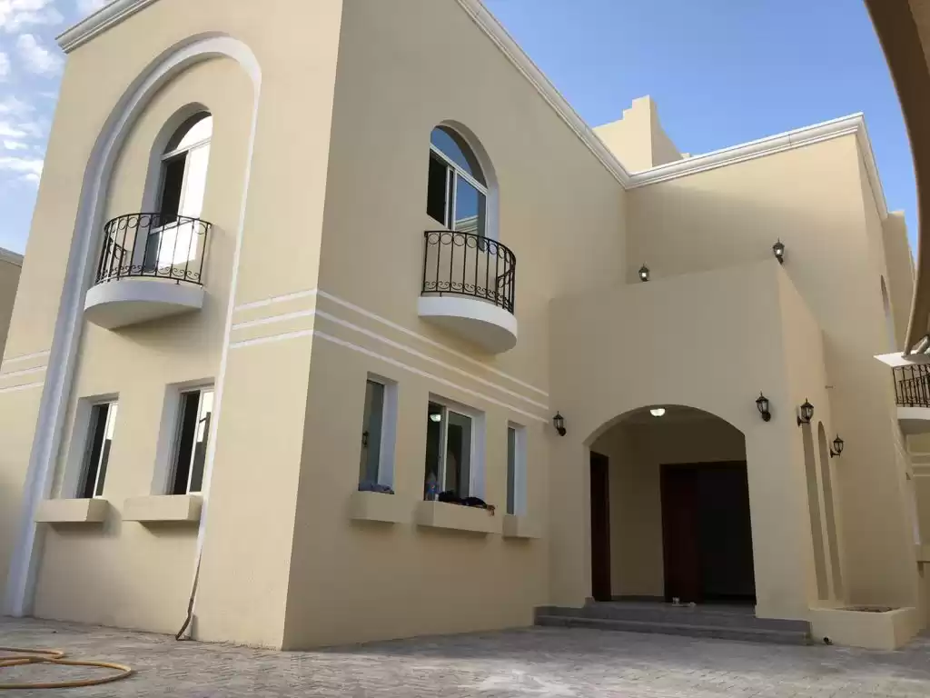 Résidentiel Propriété prête 6 chambres U / f Villa autonome  a louer au Al-Sadd , Doha #9391 - 1  image 