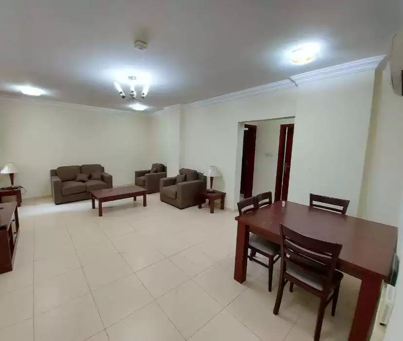 yerleşim Hazır Mülk 2 yatak odası F/F Apartman  kiralık içinde Doha #9409 - 1  image 