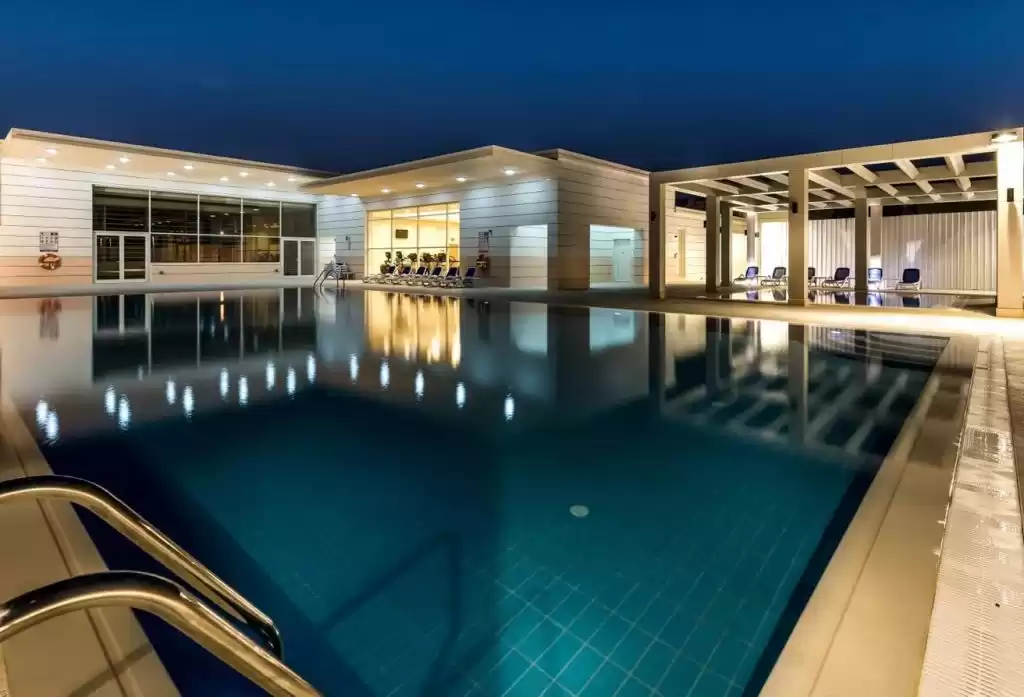 Жилой Готовая недвижимость 4+комнаты для горничных С/Ж Сложный  в аренду в Аль-Садд , Доха #9493 - 1  image 