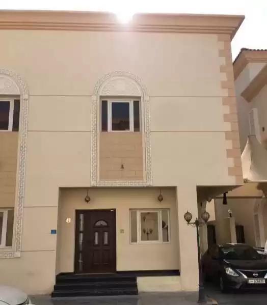 Residencial Listo Propiedad 7 habitaciones U / F Villa en Compound  alquiler en al-sad , Doha #9561 - 1  image 